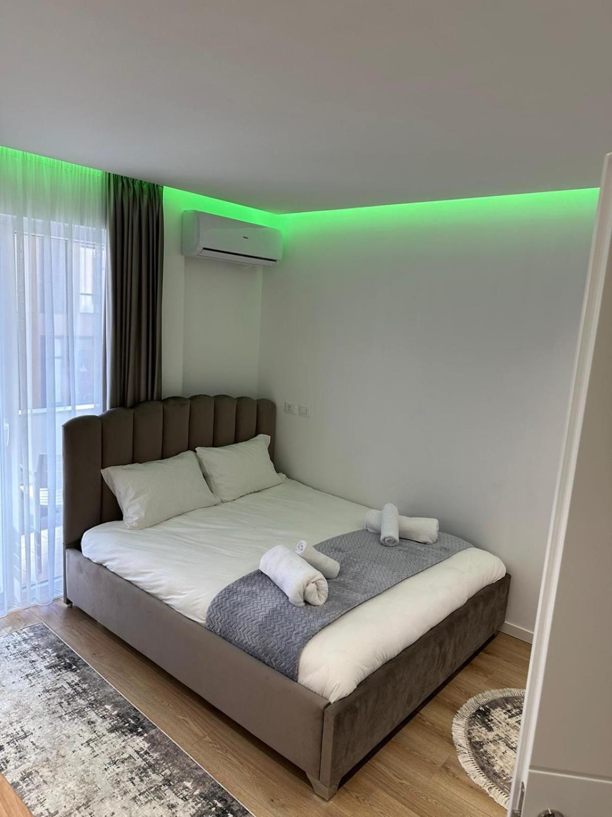 Luxury Apartment ティラナ エクステリア 写真