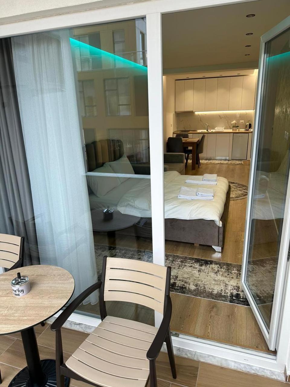Luxury Apartment ティラナ エクステリア 写真