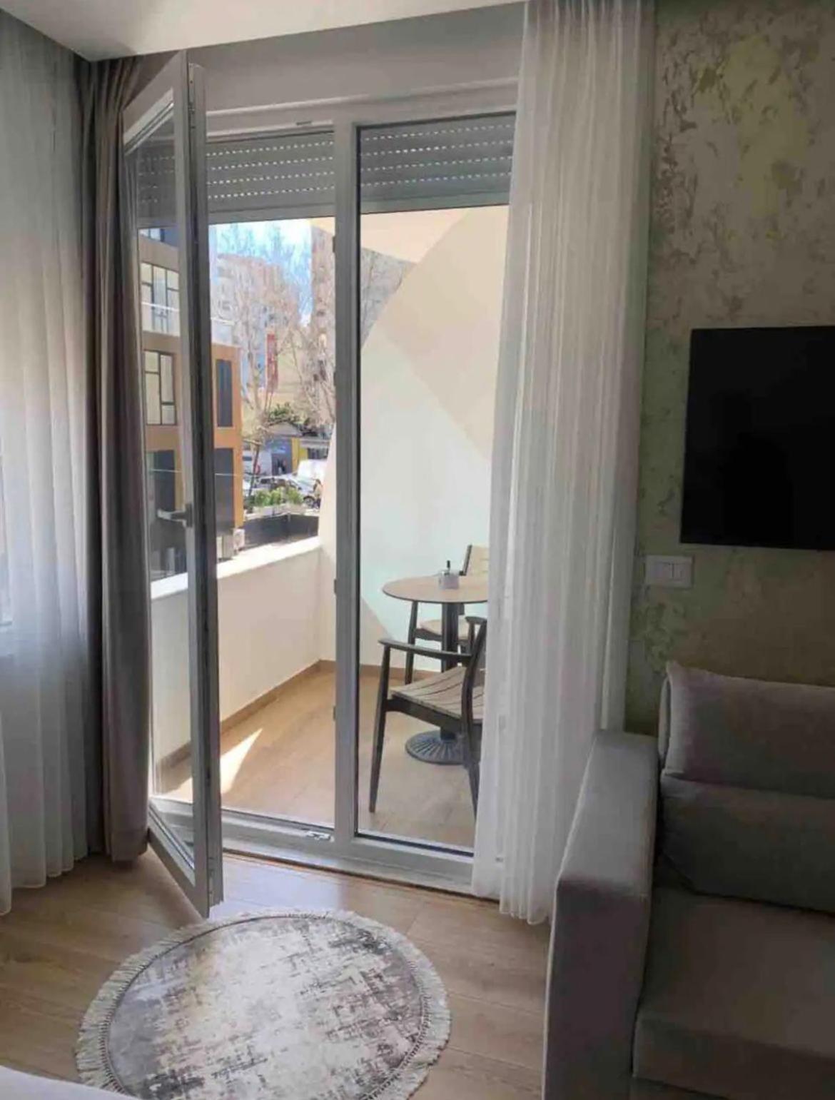 Luxury Apartment ティラナ エクステリア 写真